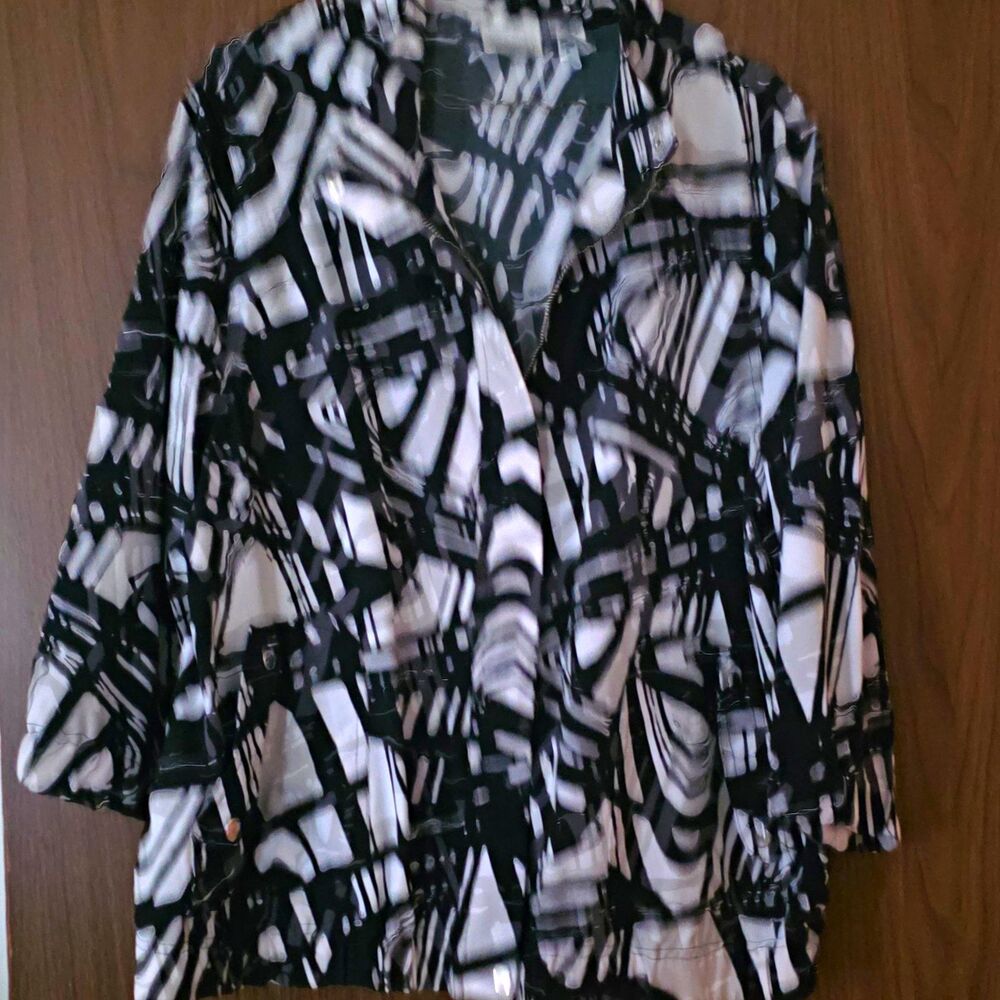 Zenergy by Chico's Women’s Basic Jacket Abstract Black/White/Gray Size 2 Pockets